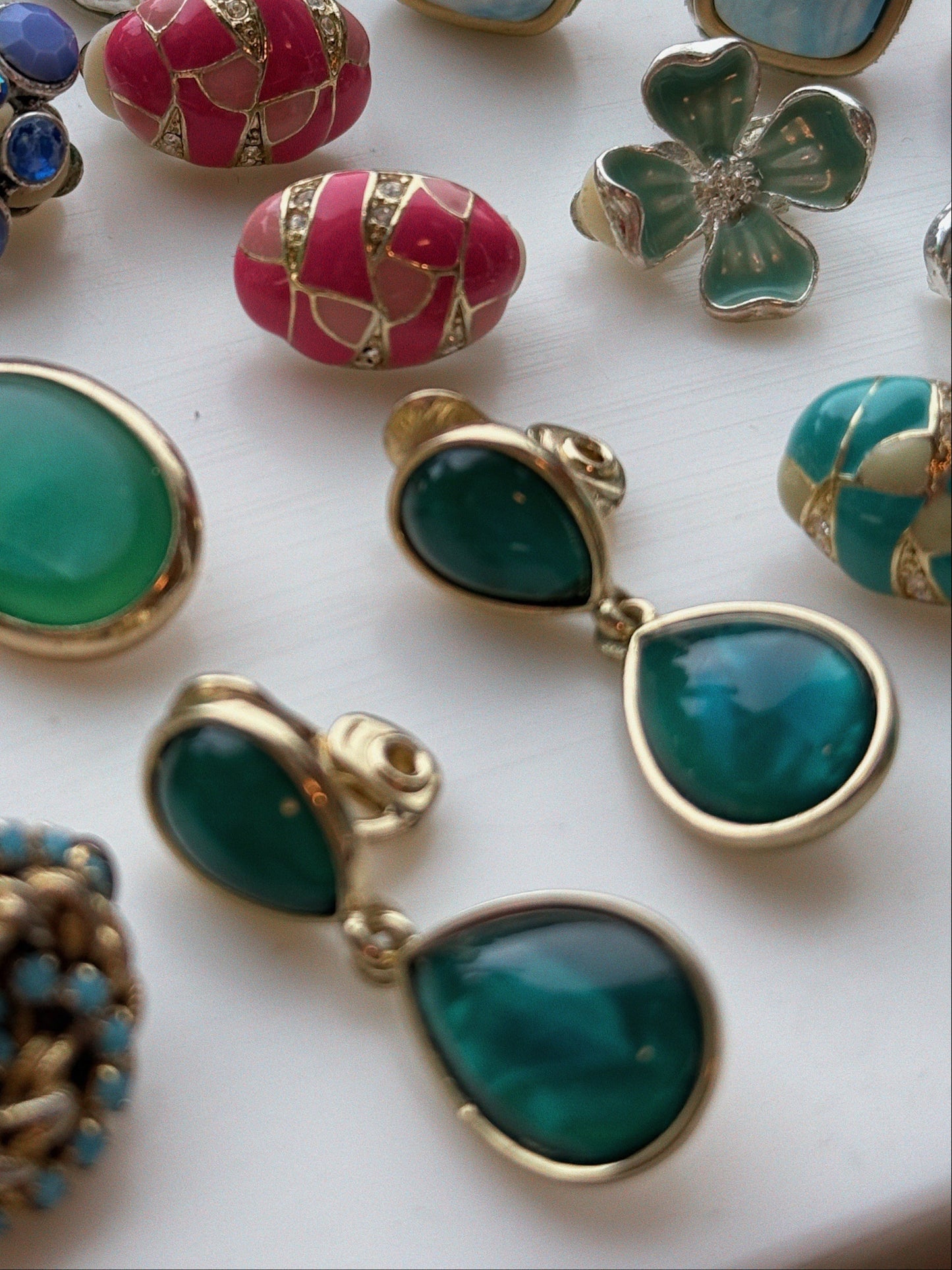"Emerald Waters" Vintage Clip-On Dangle Earrings